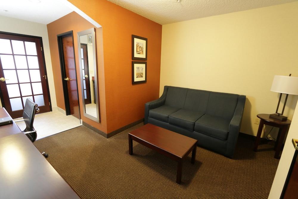 Comfort Inn & Suites Hutchinson Eksteriør billede