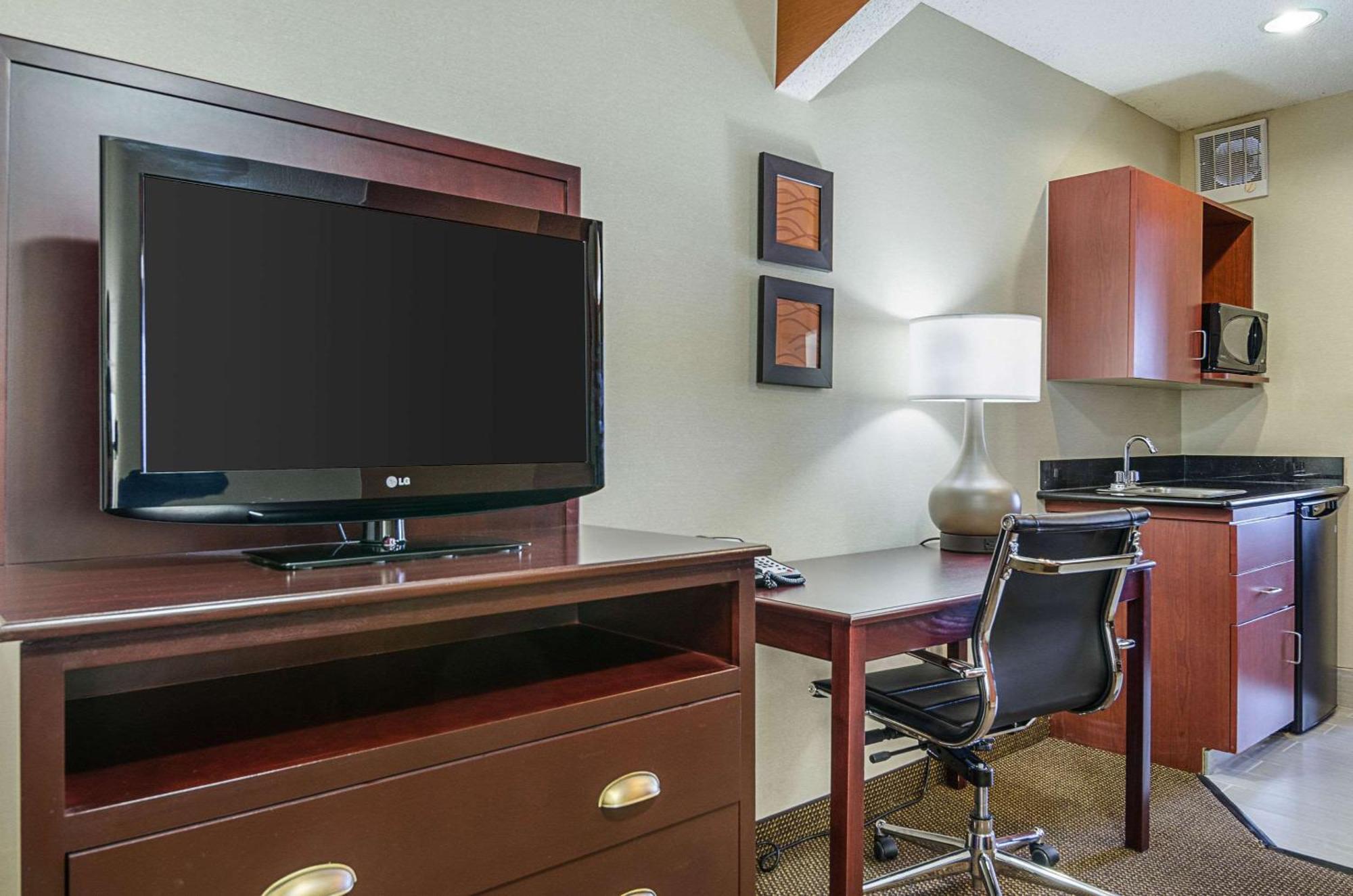 Comfort Inn & Suites Hutchinson Eksteriør billede