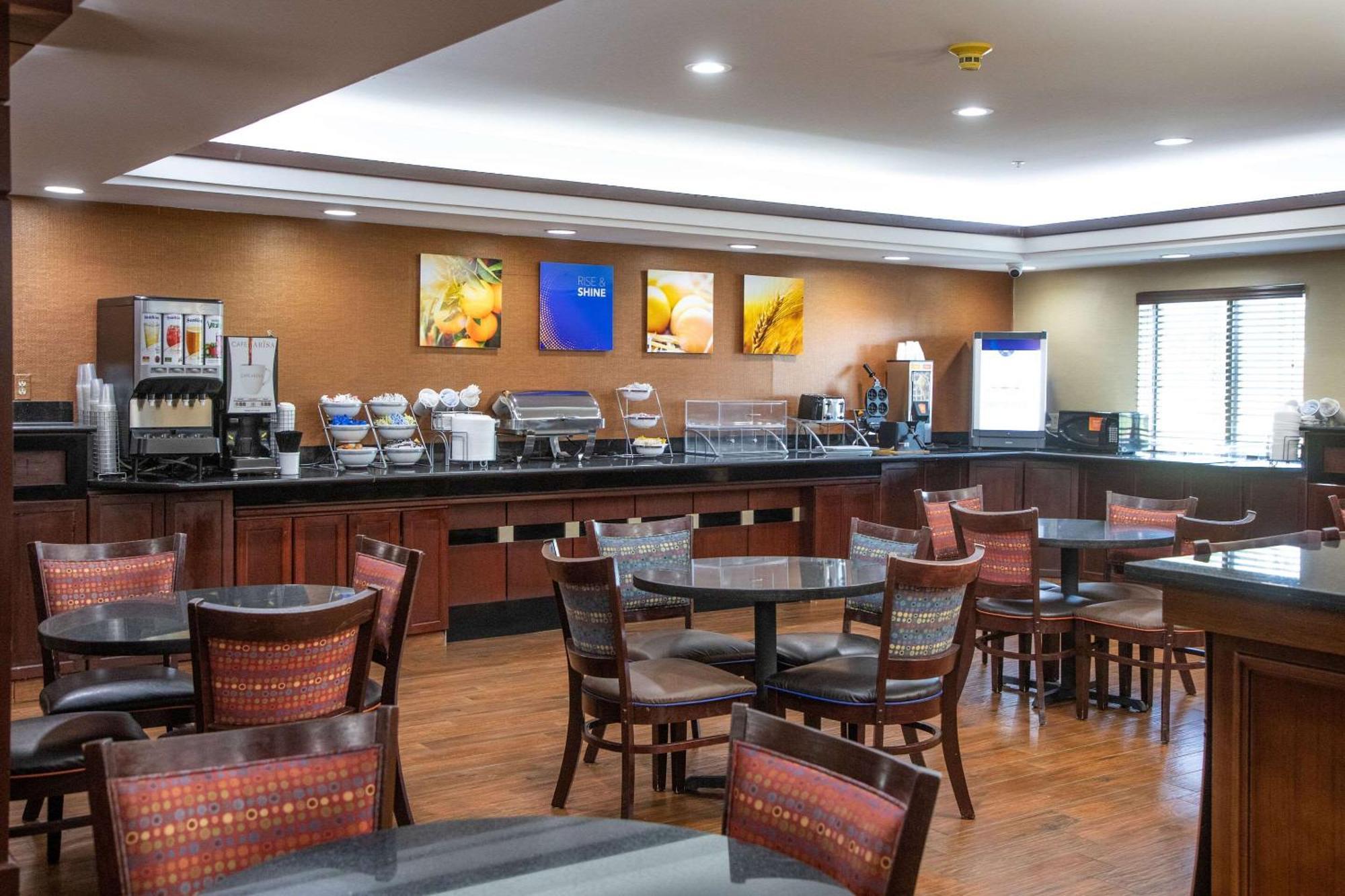 Comfort Inn & Suites Hutchinson Eksteriør billede