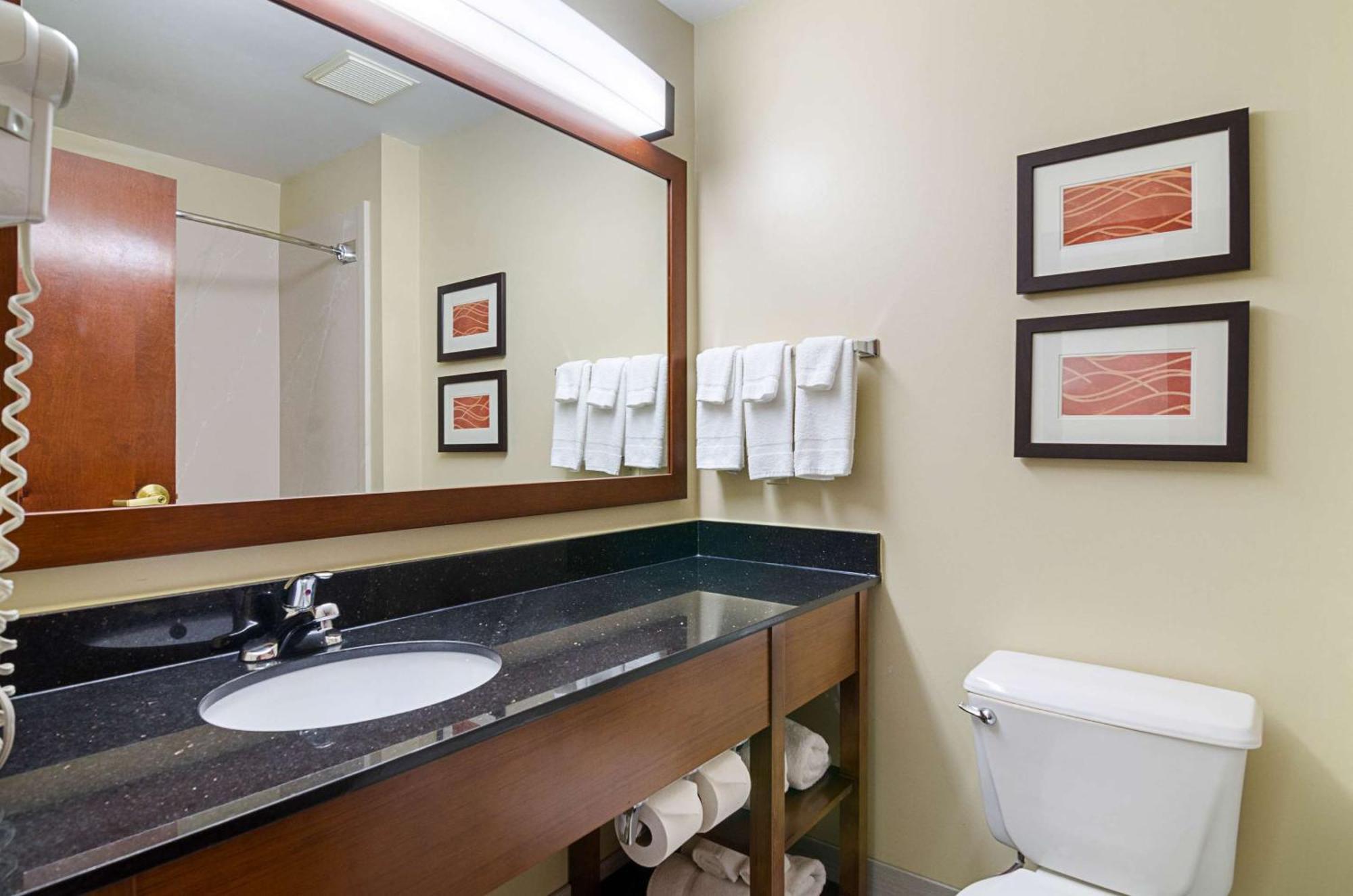 Comfort Inn & Suites Hutchinson Eksteriør billede